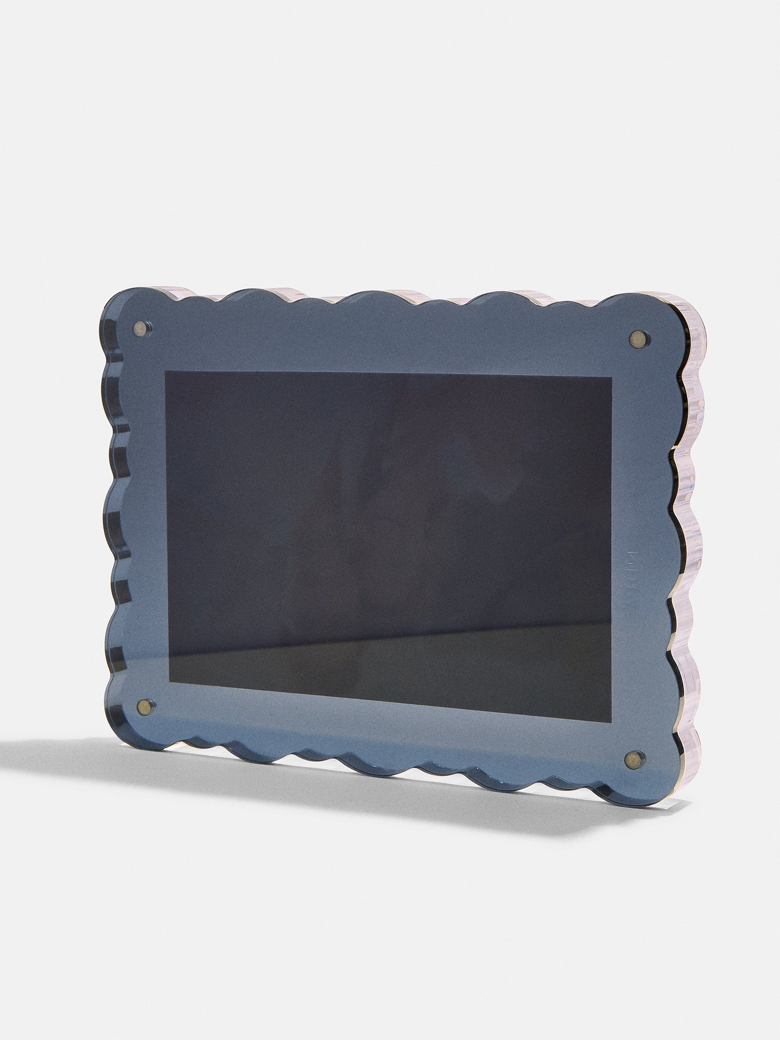 Picture Perfect Horizontal Acrylic Frame  - Scalloped Shape